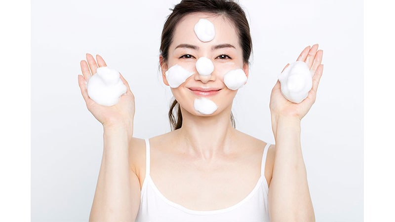 Sữa rửa mặt – Rất quen thuộc nhưng bạn đã biết hết về nó chưa?
