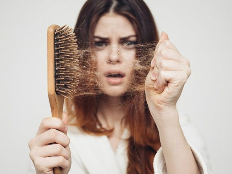 Nhịn ăn khiến tóc mỏng và dễ gãy