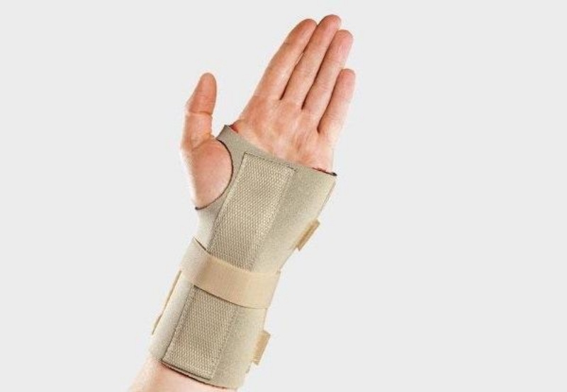 Các phương pháp điều trị bong gân cổ tay hiệu quả