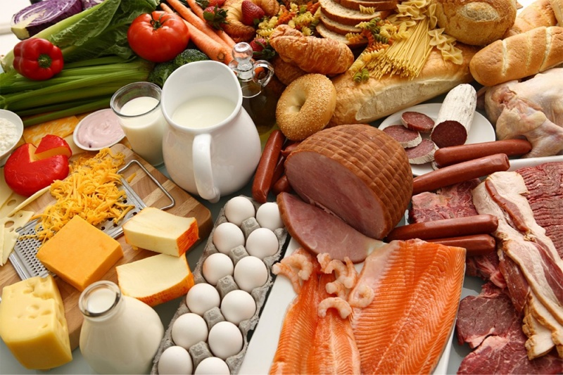 Người bị thoái hóa khớp vai nên có chế độ ăn uống hợp lý