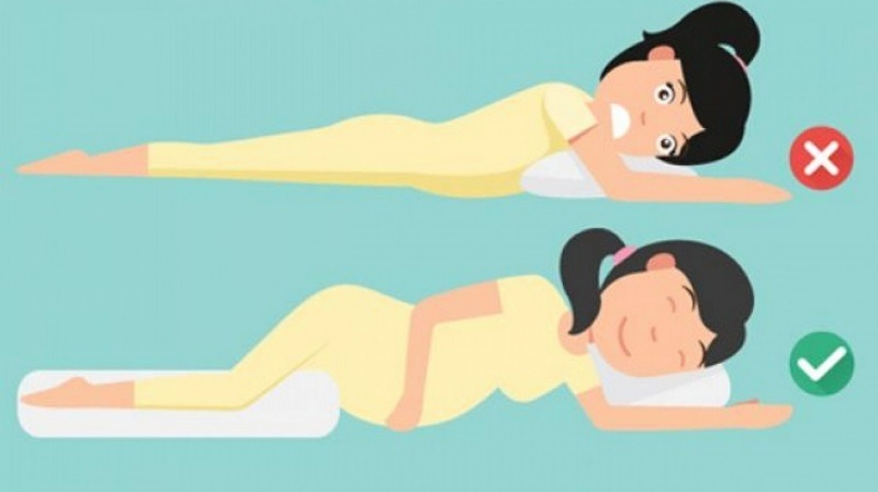 Tư thế nằm nghiêng với gối