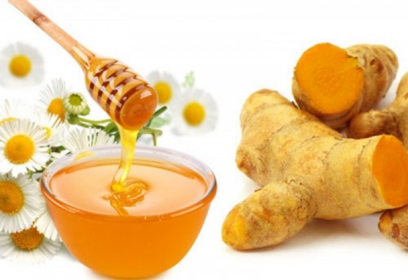 Uống mật ong với nghệ
