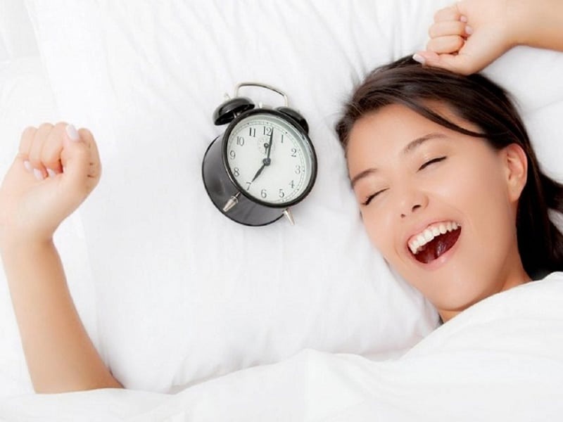 Đi ngủ và thức dậy đúng giờ