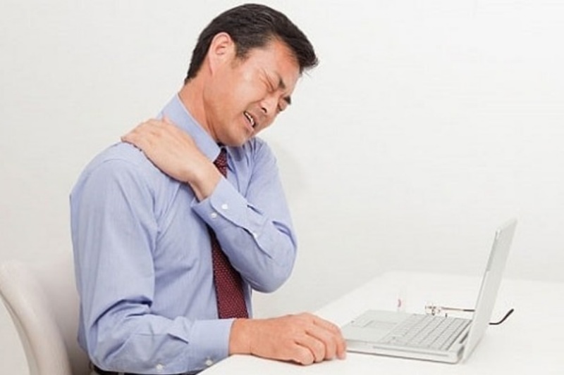 Triệu chứng thường gặp khi mắc hội chứng cổ vai cánh tay