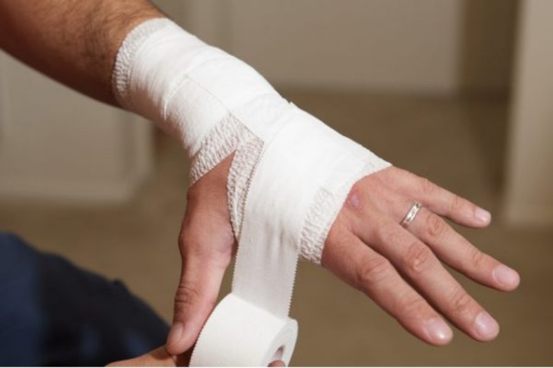 Điều trị gãy xương thuyền bằng phương pháp bó bột