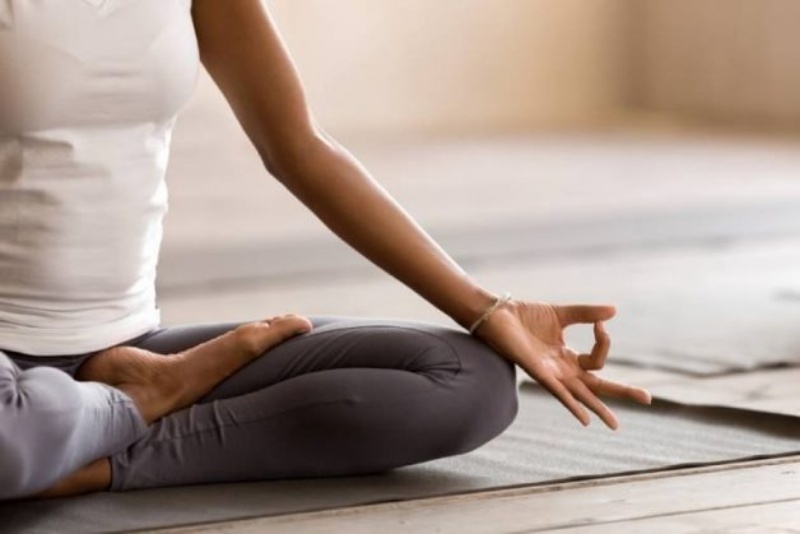 Yoga là bài tập nhẹ nhàng đem lại nhiều tác dụng tốt đối với sức khỏe người mắc thoái hóa khớp gối