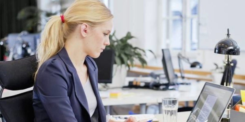 Viêm khớp cổ: xoay kiểu nào cũng đau!