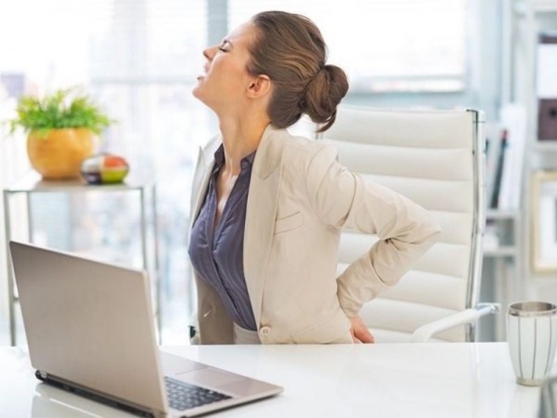 Những người trẻ làm công việc văn phòng ít vận động hay những người làm công việc nặng nhọc có nguy cơ bị đau nhức xương khớp cao hơn