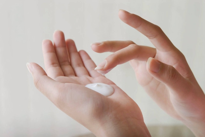 Thoa kem đúng theo thứ tự và đúng cách