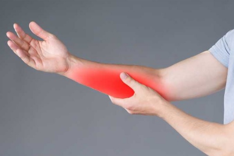 Điều trị bảo tồn thích hợp với những trường hợp gãy cẳng tay ít di lệch