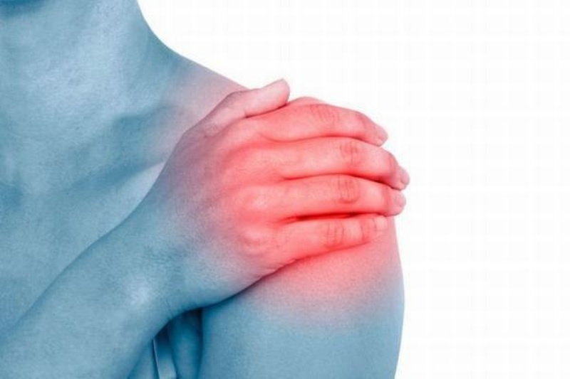 Trật khớp vai không gây nguy hiểm tới tính mạng nhưng có thể để lại biến chứng