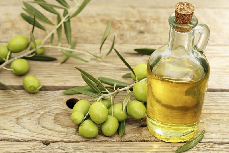 Dầu oliu làm trắng da mặt nhanh chóng và hiệu quả 