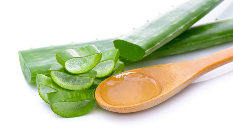 Làm trắng da vùng cổ và gáy bằng nha đam