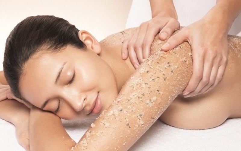 Tẩy tế bào chết da toàn thân đúng cách
