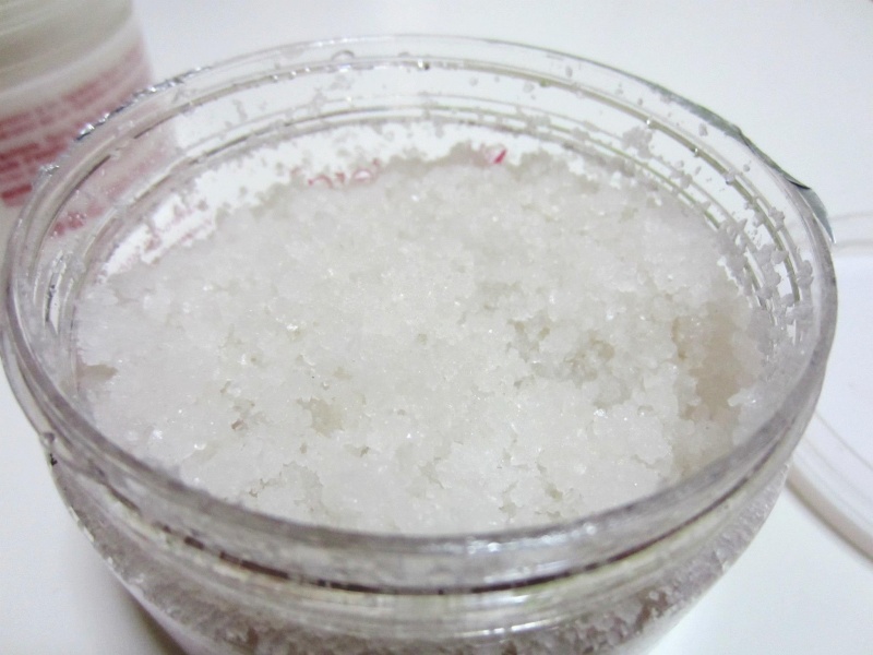 Trộn muối biển với nước