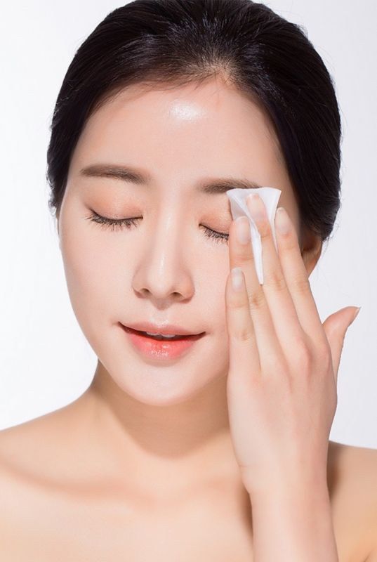 Sử dụng nước hoa hồng