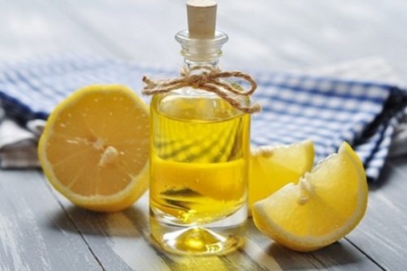 Mặt nạ từ chanh và dầu oliu cho da khô nám