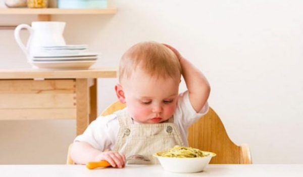 Làm thế nào để trẻ 1 tuổi hết biếng ăn?