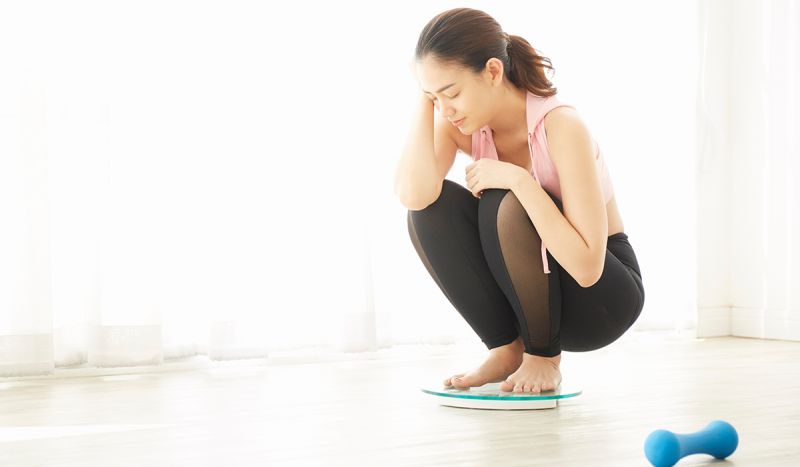 Dân văn phòng dễ béo bụng nên dùng trà giảm cân lá ối