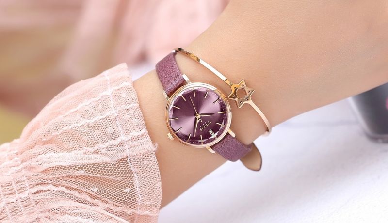 Đồng hồ là món quà vừa sang trọng, vừa hiện đại dành tặng cho đối tác, khách hàng nữ nhân ngày 8/3