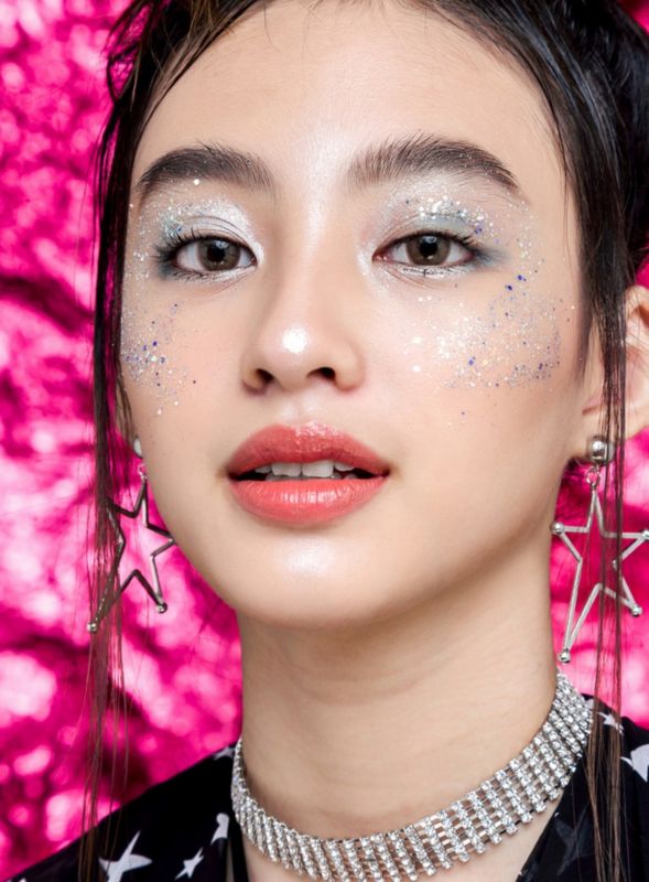 Makeup nổi bật đêm Noel. Ảnh: Internet