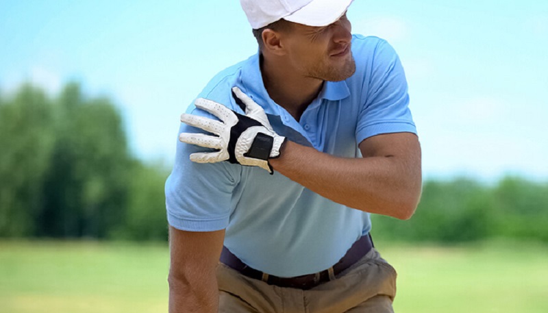 chan-thuong-vai-khi-choi-golf