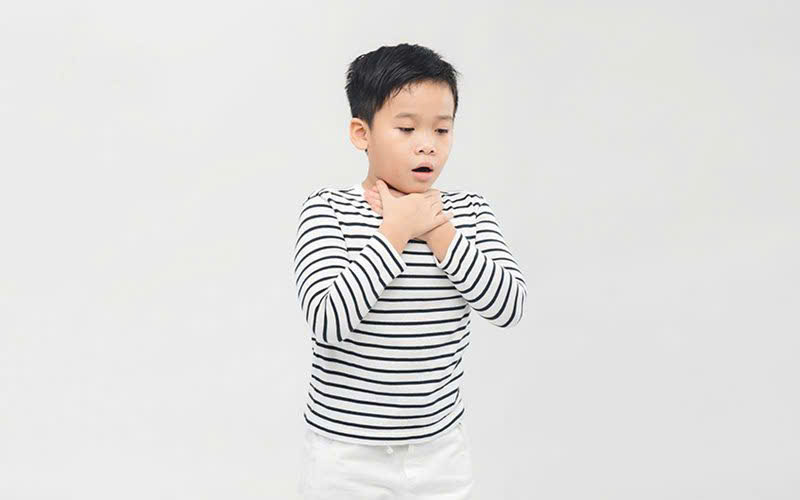 Giọng nói trầm xuống