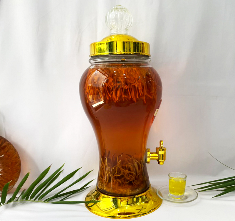 Ngâm rượu đông trùng hạ thảo