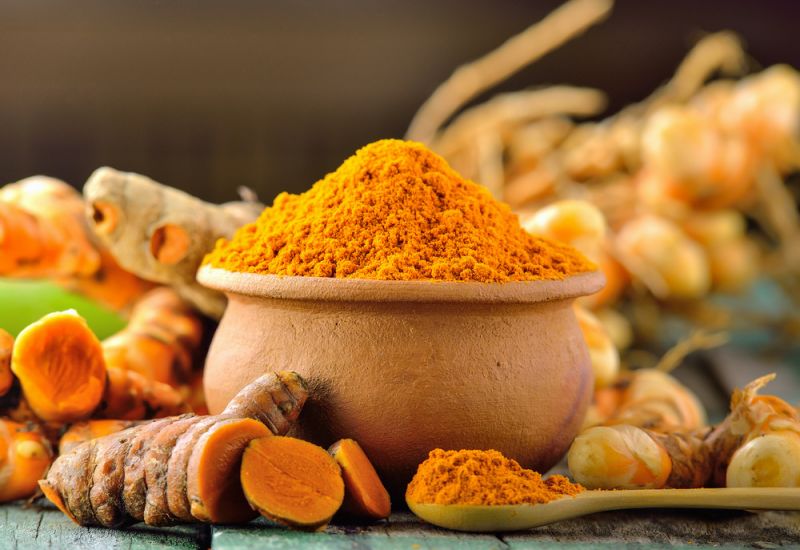 Bị tàn nhang nên ăn gì? Nên bổ sung nghệ