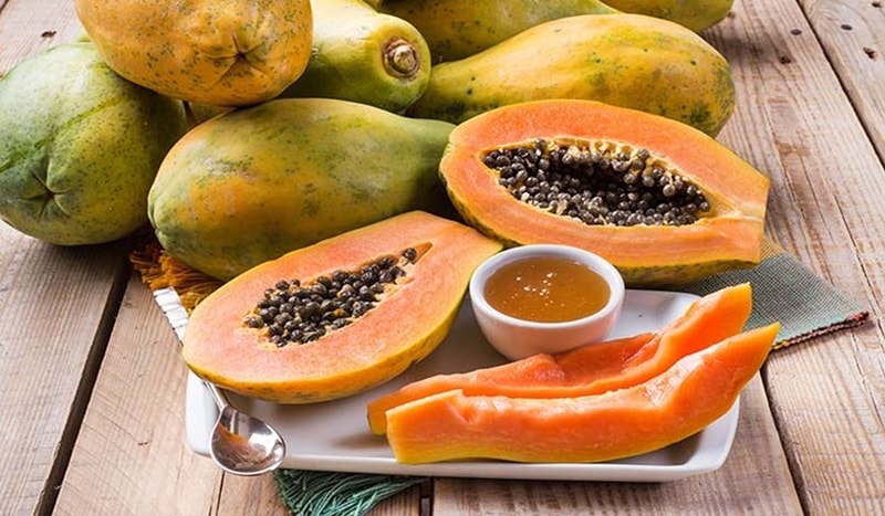 đu đủ chín với mật ong để giảm nám