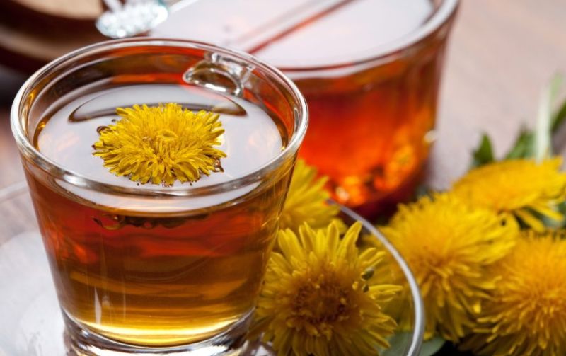 Nước bồ công anh thường dùng để giải độc gan.