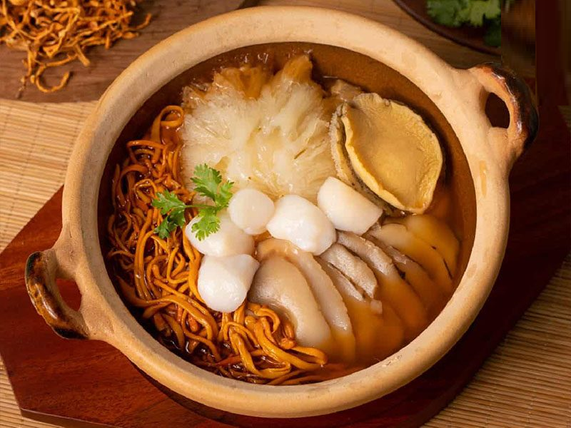 Canh bào ngư và đông trùng hạ thảo