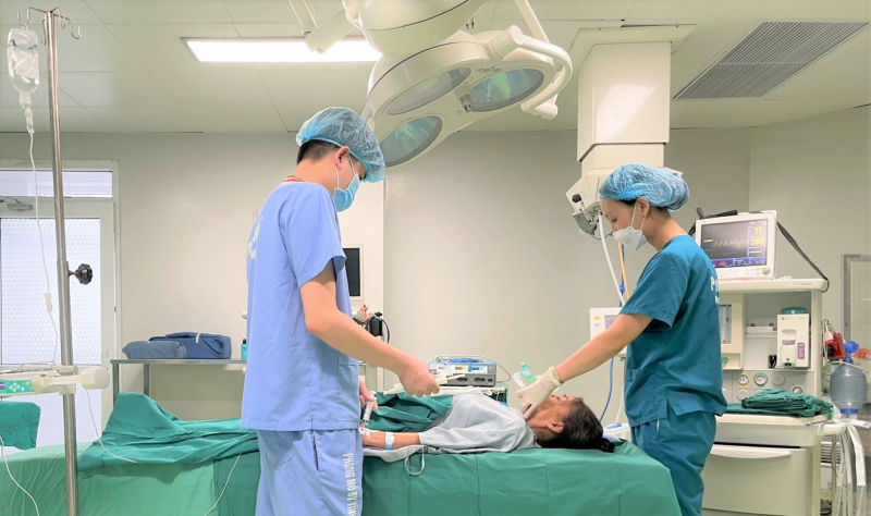 Trước khi tiến hành phẫu thuật ít nhất 2 tuần, bạn không nên dùng tảo biển