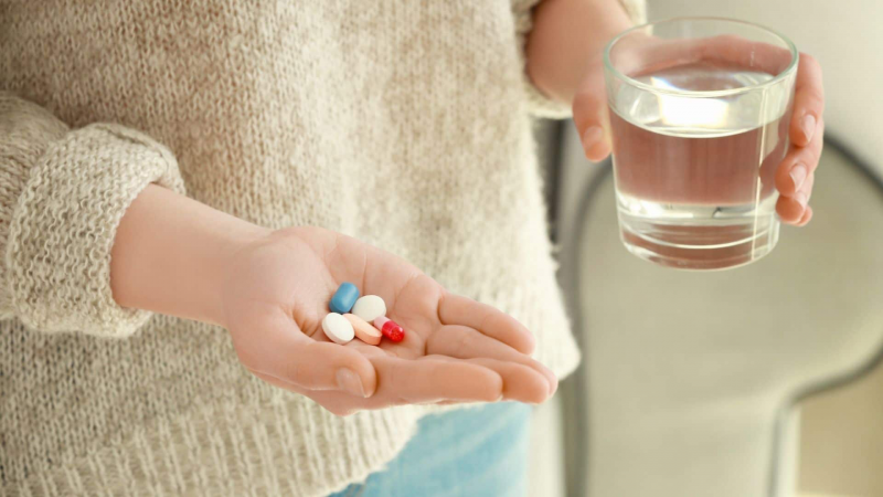 Những người đang uống thuốc bổ sung sắt không nên dùng tảo biển, vì dễ gây tình trạng thừa sắt trong cơ thể