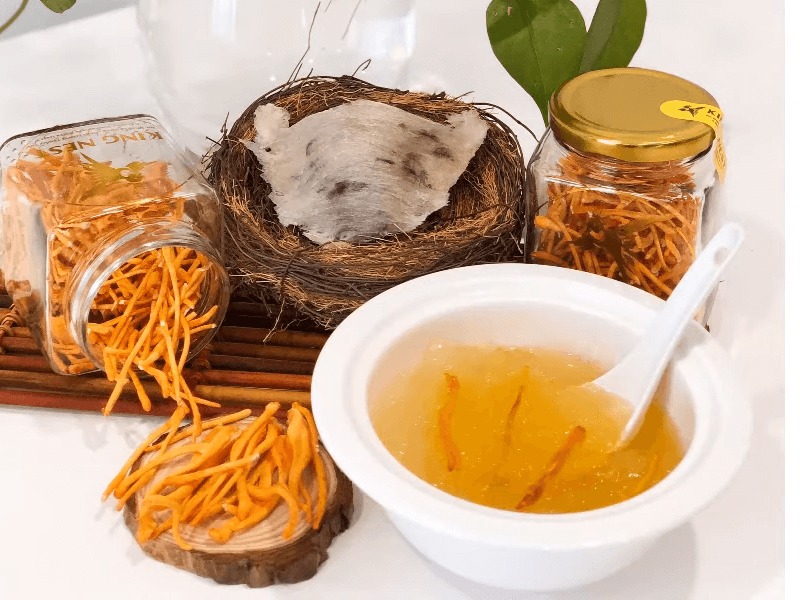 Lưu ý khi dùng yến chưng đông trùng hạ thảo