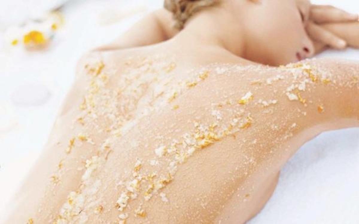 Tiết lộ 6 cách tẩy tế bào chết body đơn giản tại nhà cho toàn thân trắng sáng