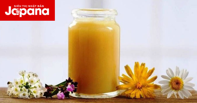 Mách bạn cách trị mụn đầu đen hiệu quả bằng sữa ong chúa