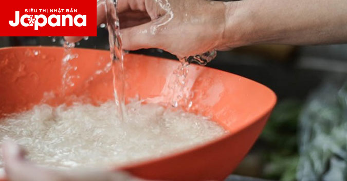 Mẹo nấu và bảo quản cơm không bị thiu khi để lâu trong mùa hè nóng bức