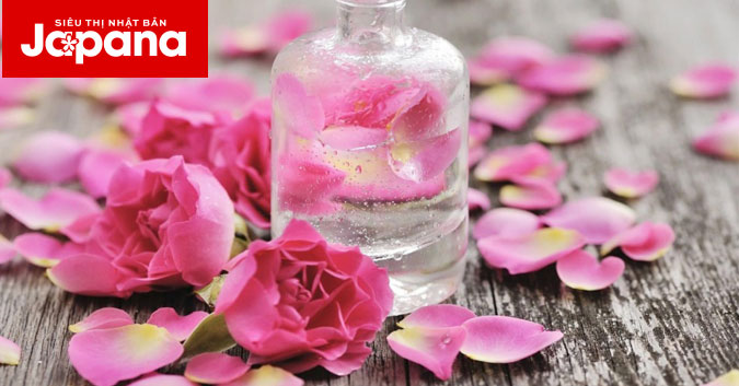 Mách bạn cách chống lão hóa da mặt tại nhà cực kỳ hiệu quả với hoa hồng