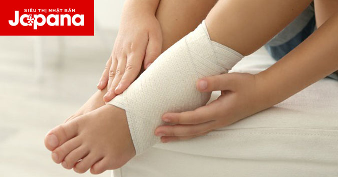 Mách bạn cách hạn chế sưng viêm do gãy xương sên