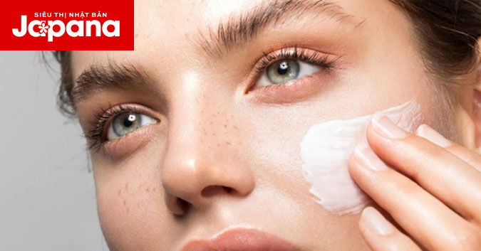 Chăm sóc da mịn màng bằng 7 thói quen này trước khi ngủ