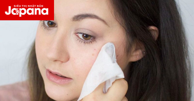 Lạm dụng khăn ướt tẩy trang có thể gây nên những vấn đề gì cho da?