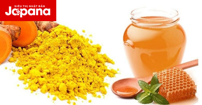Chống lão hoá da cho phụ nữ U40 bằng nước ép nghệ tươi mật ong