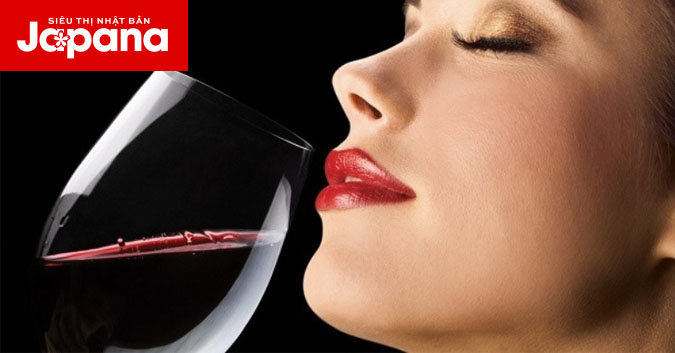 Đẩy lùi lão hoá da hiệu quả từ rượu vang đỏ, nước đậu đen và nước dừa