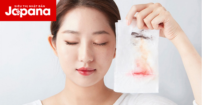 Việc gì sẽ xảy ra nếu lau mặt bằng khăn giấy ướt?