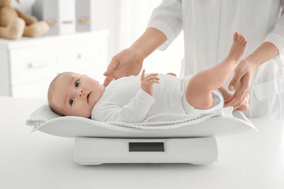 Bảng cân nặng của trẻ sơ sinh theo từng tháng, cha mẹ nên biết để con phát triển toàn diện