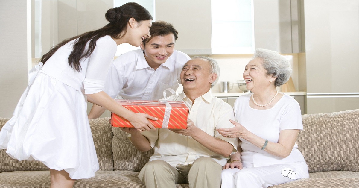 Những món quà tặng sức khỏe cho người lớn tuổi thiết thực ý nghĩa