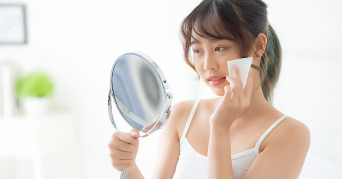 Các bước chăm sóc da mặt ban đêm cho da mụn