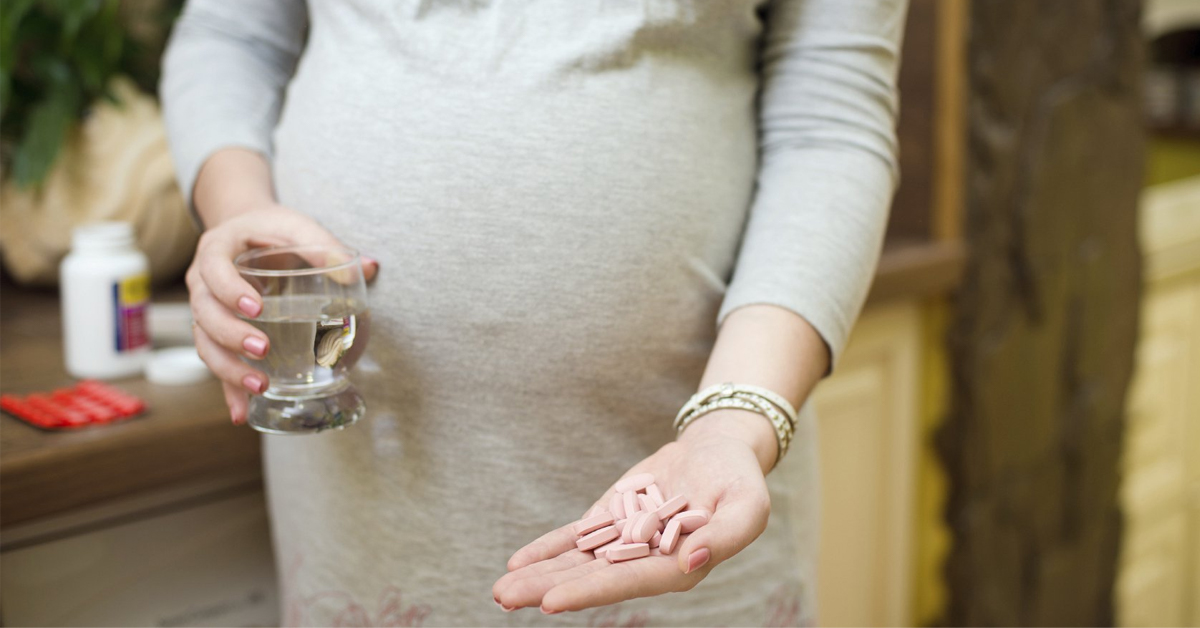 GIẢI ĐÁP: Mẹ bầu mấy tháng thì uống Canxi và DHA?