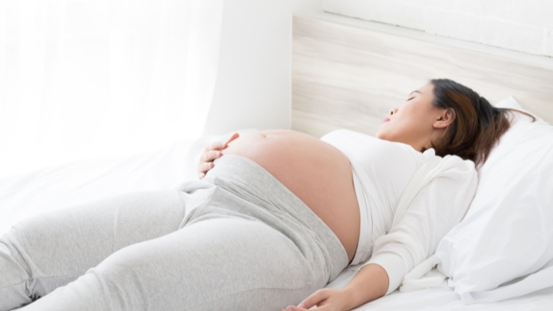 Lý giải hiện tượng tại sao nằm ngửa thai nhi đạp nhiều?
